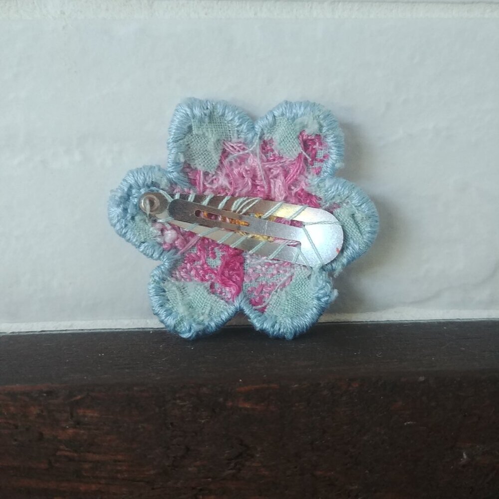 New never worn hair clip accessory 100% handmade by me pink flower - Picture 5 of 6
